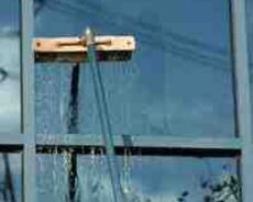 Pəncərə təmizliyi